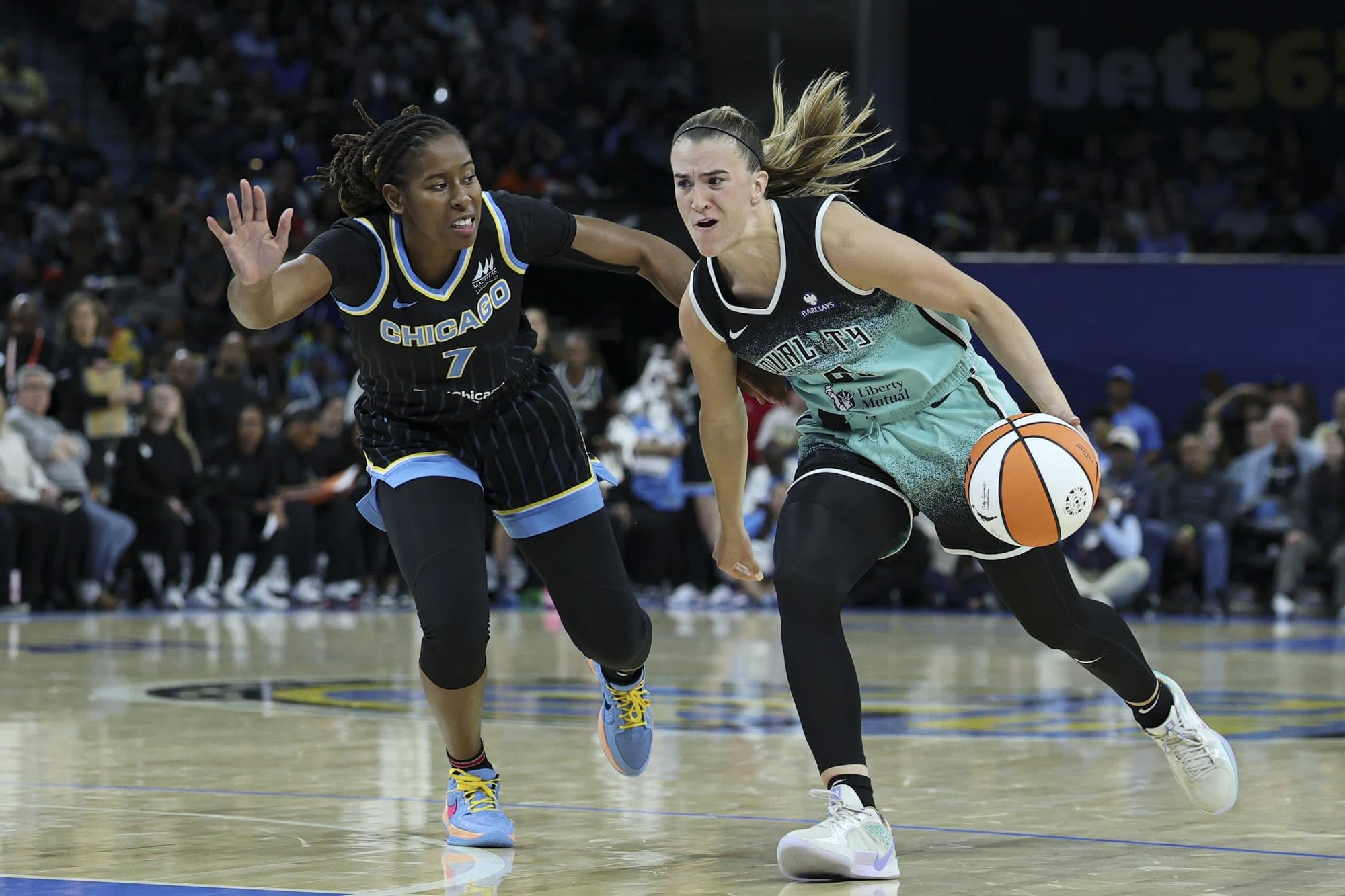 Sabrina Ionescu renverse Chicago avec neuf points dans la dernière minute !