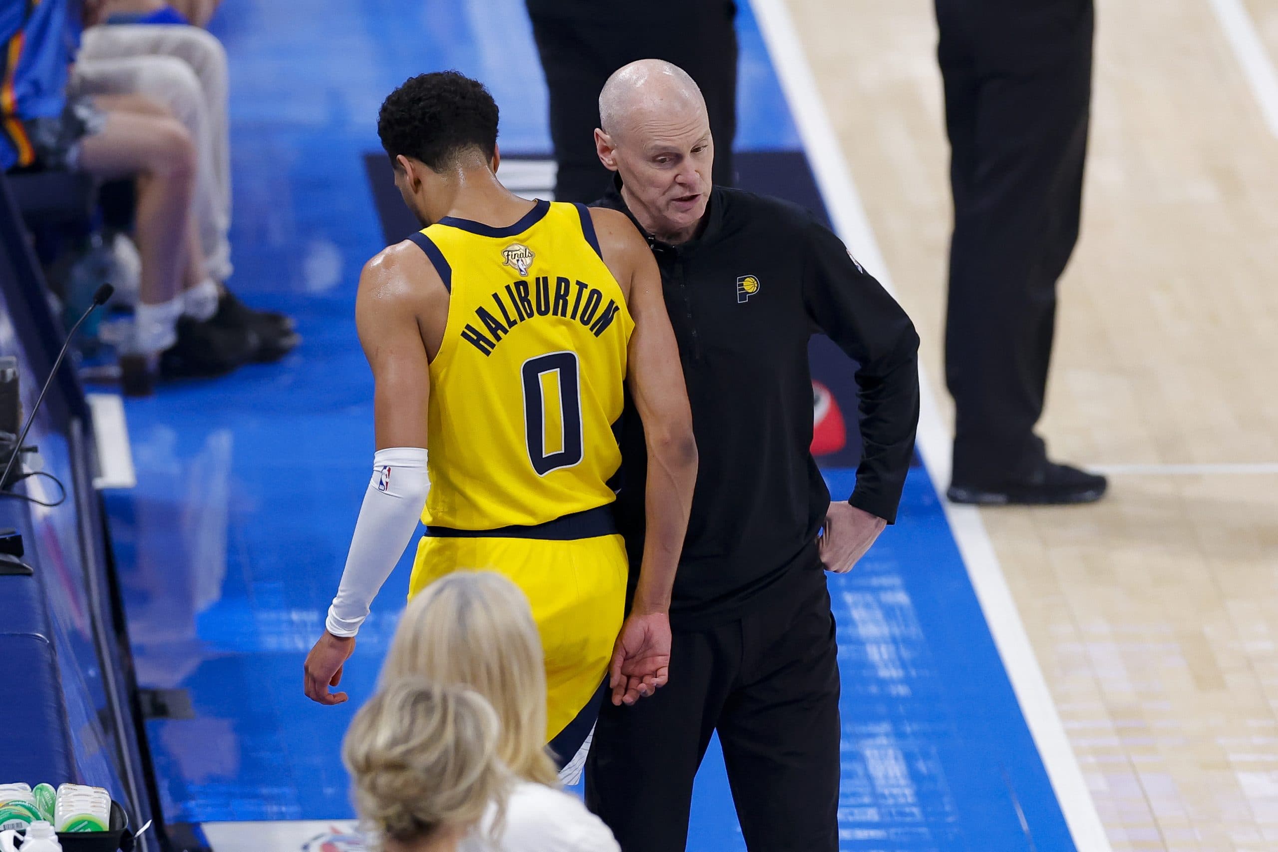 Tyrese Haliburton incertain pour le Game 6 des Finals NBA contre OKC à cause de sa blessure au mollet