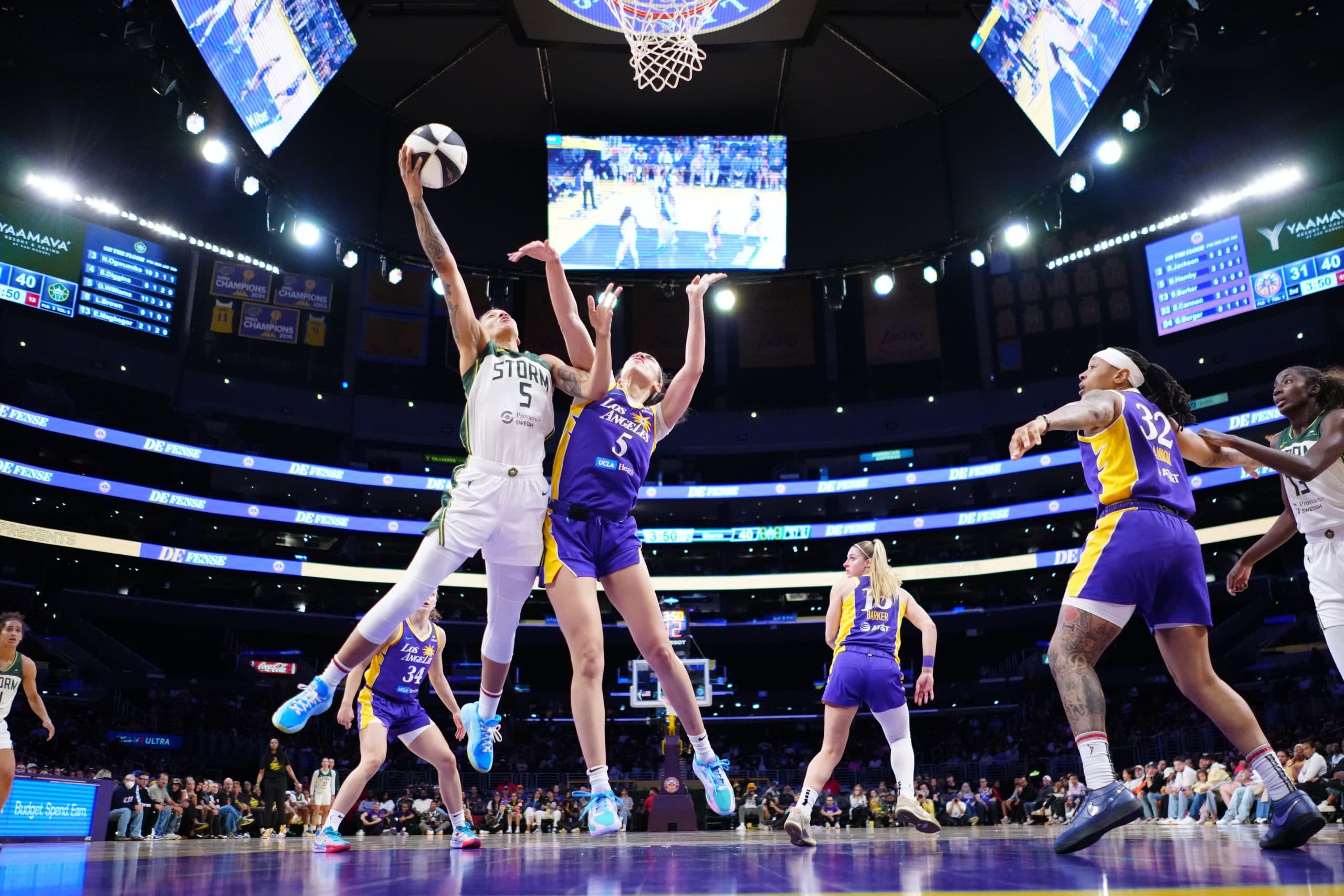 Gabby Williams frôle un record WNBA, s’agace contre « l’ego des arbitres » et encourage les Bleues