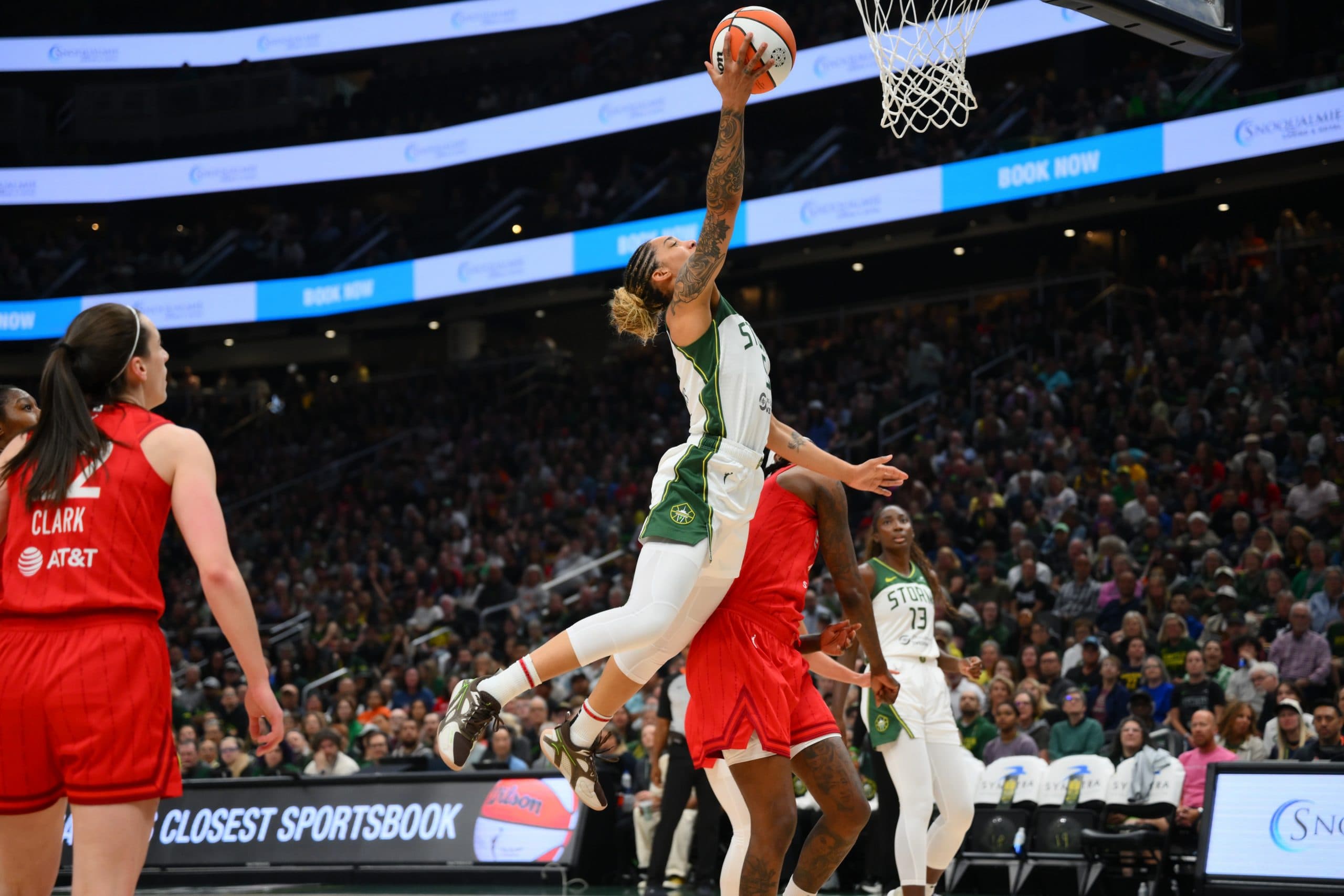 Gabby Williams fait équipe avec Caitlin Clark et Sabrina Ionescu : les équipes du All-Star Game WNBA révélées
