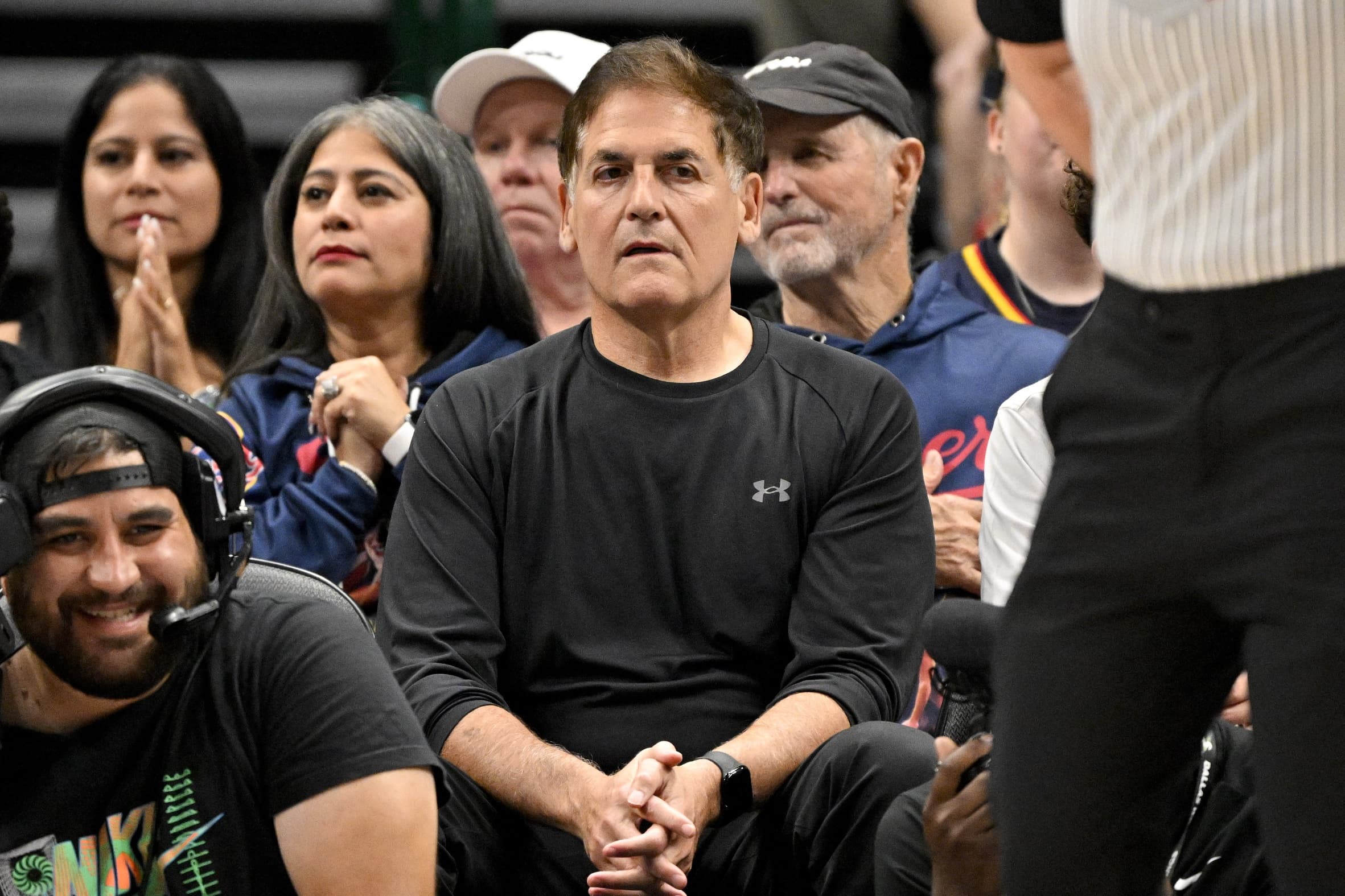 Mark Cuban pourrait racheter les Dallas Mavericks avec un groupe d’investisseurs