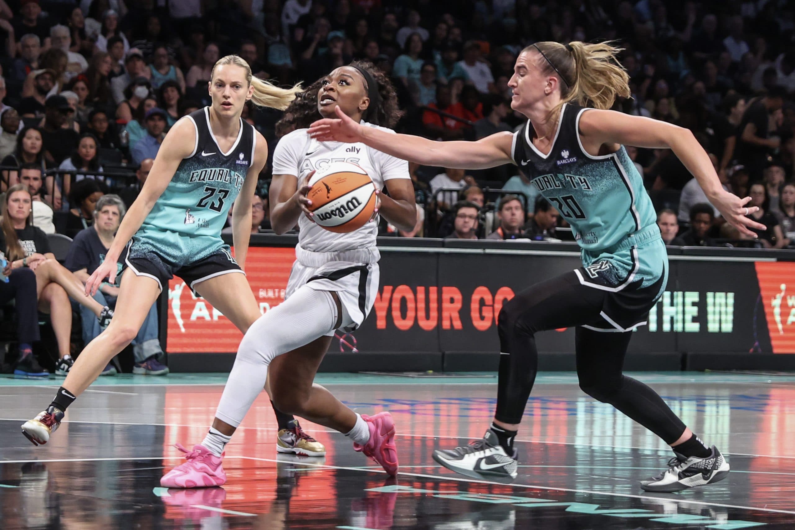 Marine Johannès incisive face à Las Vegas, qui perd le match et la MVP A’ja Wilson