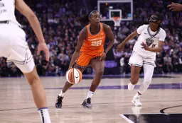 Migna Touré est de retour au Connecticut Sun