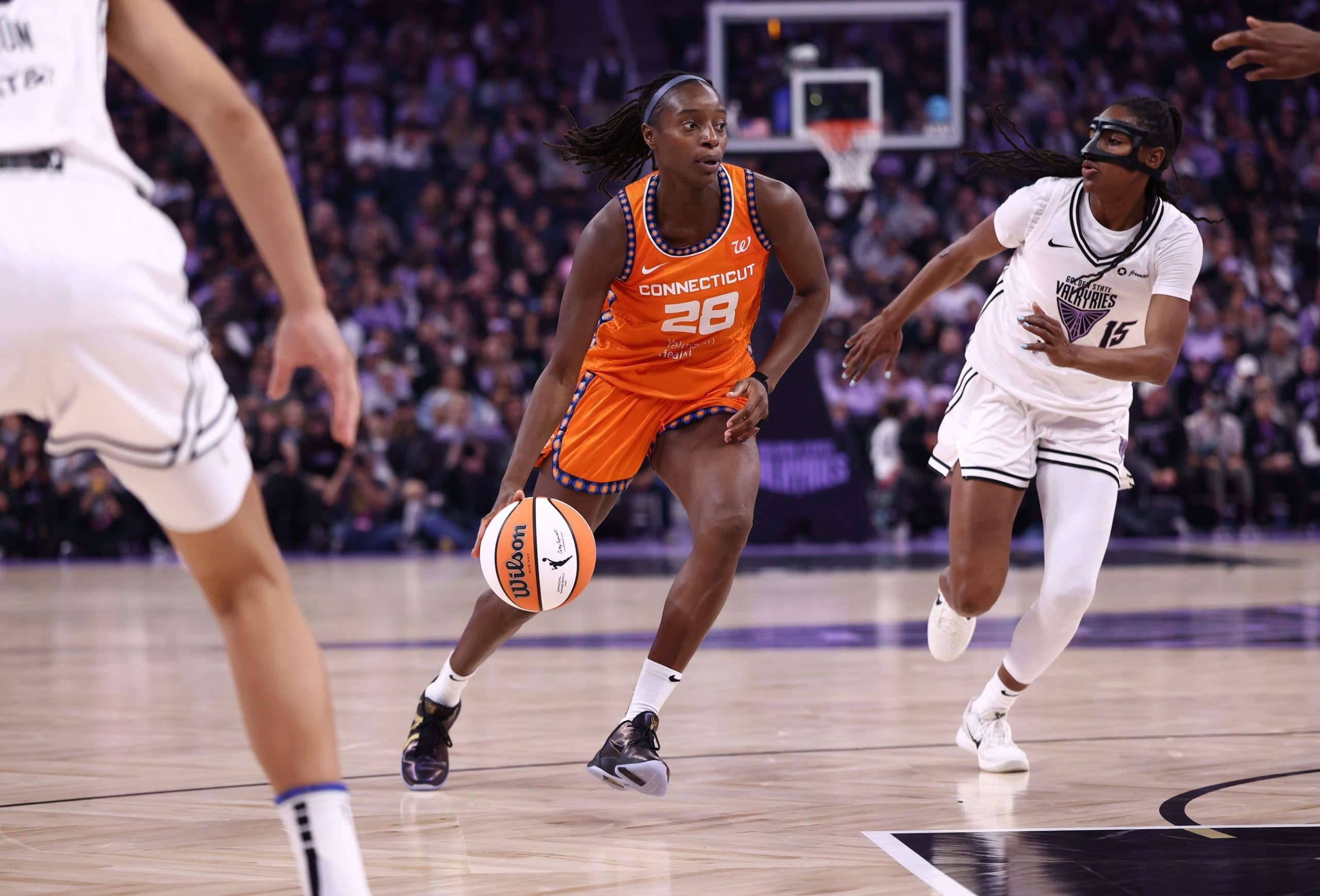 Migna Touré de retour au Connecticut Sun pour le training camp WNBA