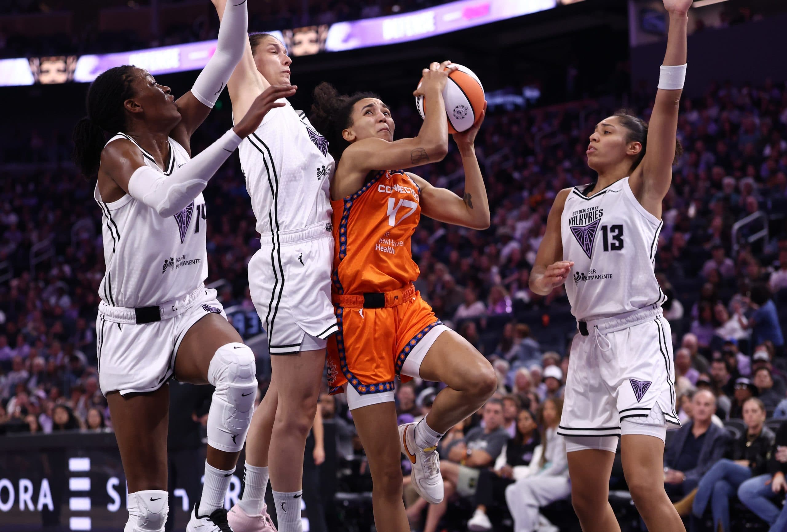Les trois Françaises des Valkyries écrasent Connecticut et ses quatre tricolores !