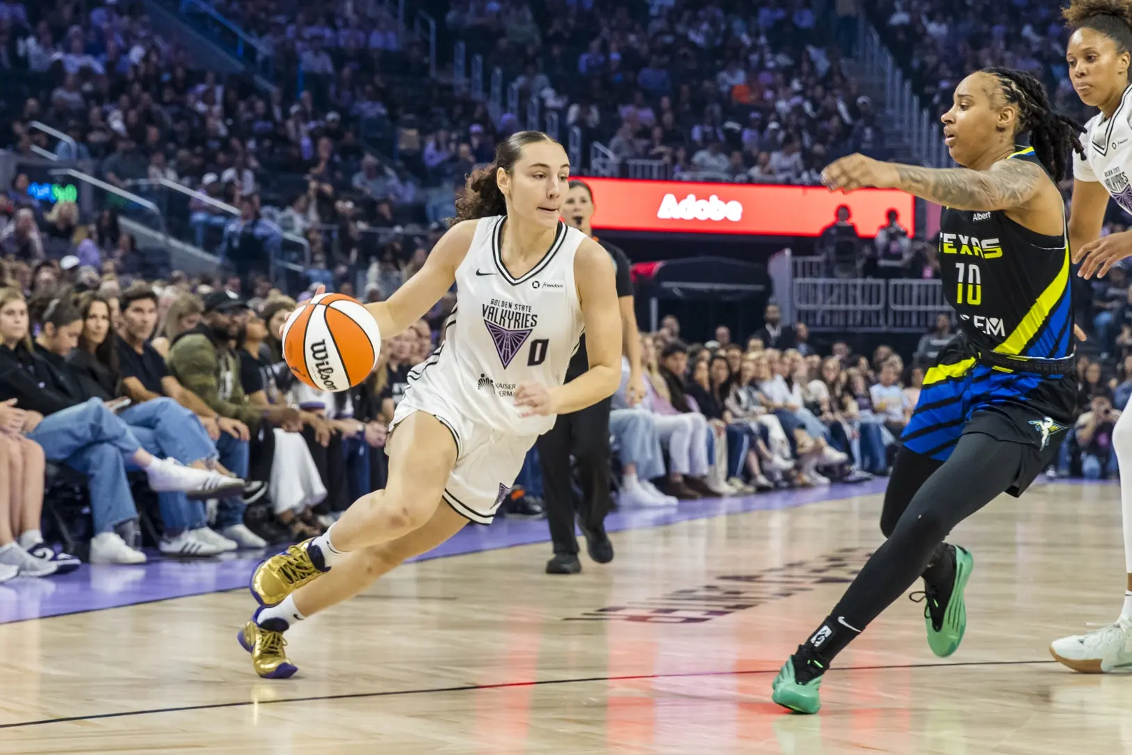 Bousculée, Carla Leite brille avec les Valkyries qualifiées en playoffs WNBA : « Le statut de rookie se ressent vraiment »