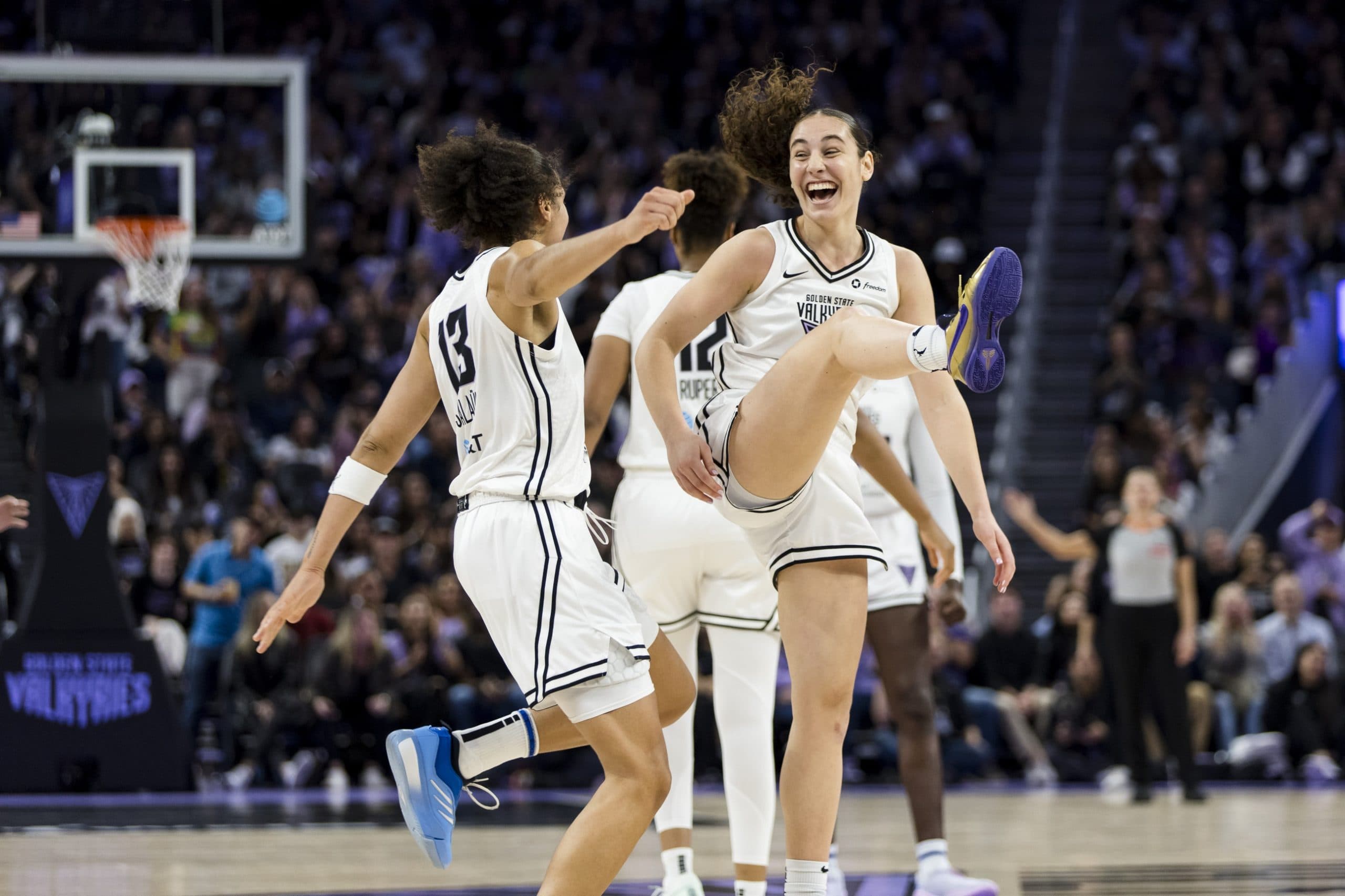 Avec 44 points de ses Françaises, les Valkyries se qualifient pour les playoffs : une première en WNBA