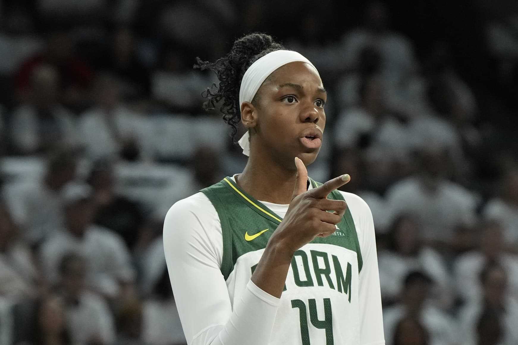 « Seattle m’a permis de jouer comme j’aime » : Dominique Malonga revient sur son adaptation réussie en WNBA