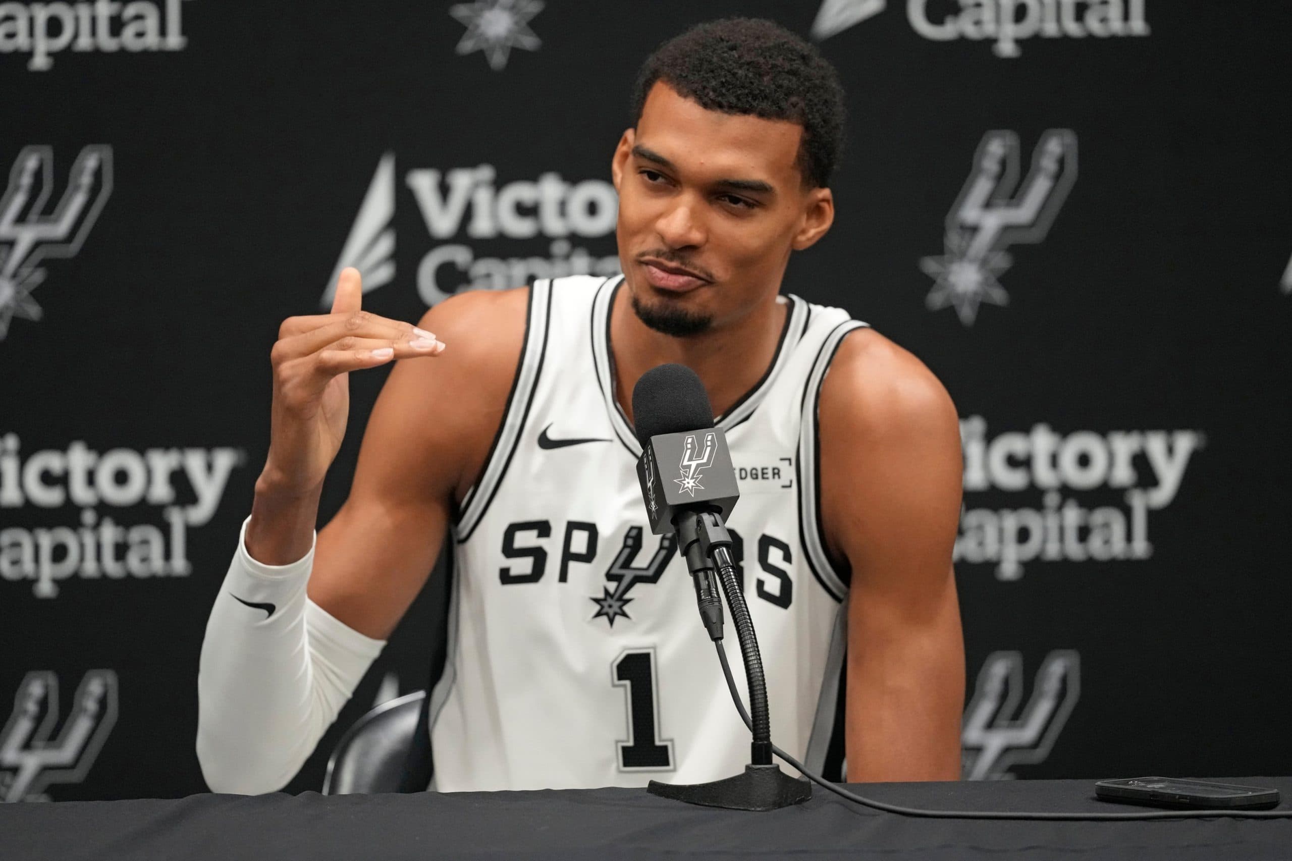 Victor Wembanyama prêt pour sa renaissance : « Personne ne s’est entraîné comme moi cet été »