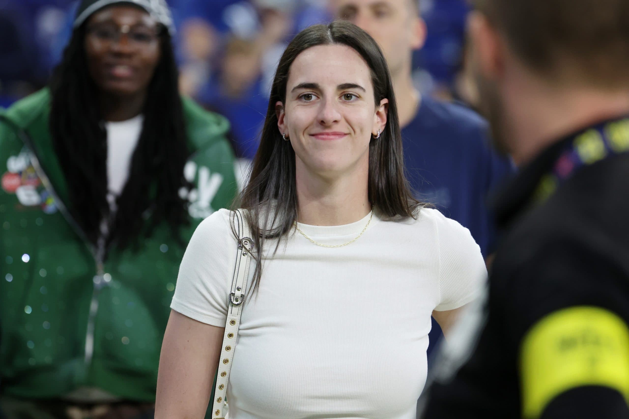Caitlin Clark rejoint NBC pour couvrir la NBA en tant que contributrice spéciale