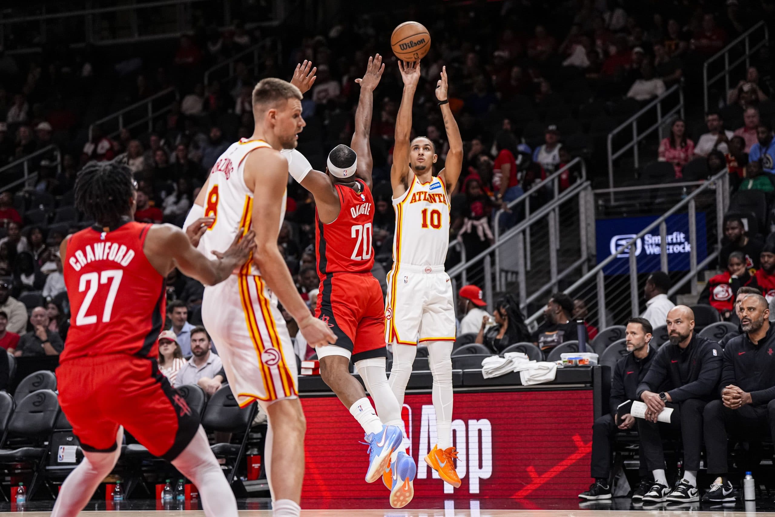 Zaccharie Risacher brille, mais Atlanta s’incline face à Houston pour conclure la présaison