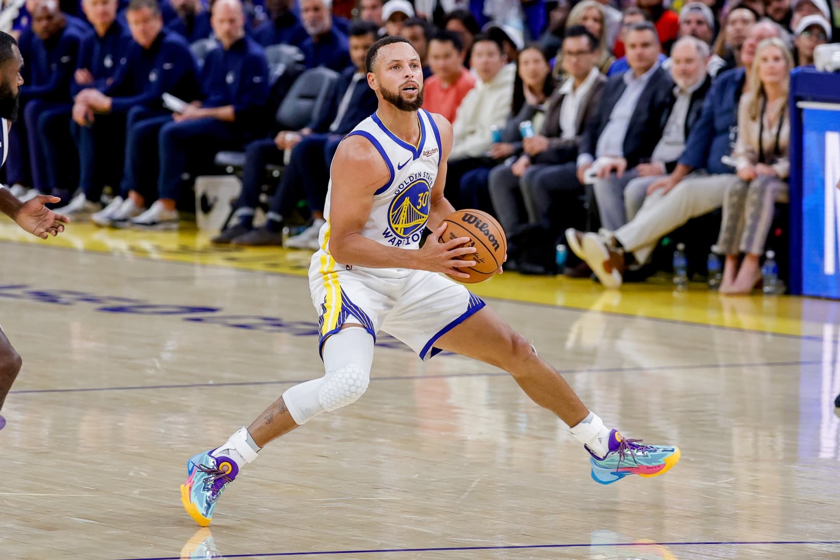 Stephen Curry crucifie Denver après une performance historique d’Aaron Gordon à 50 points