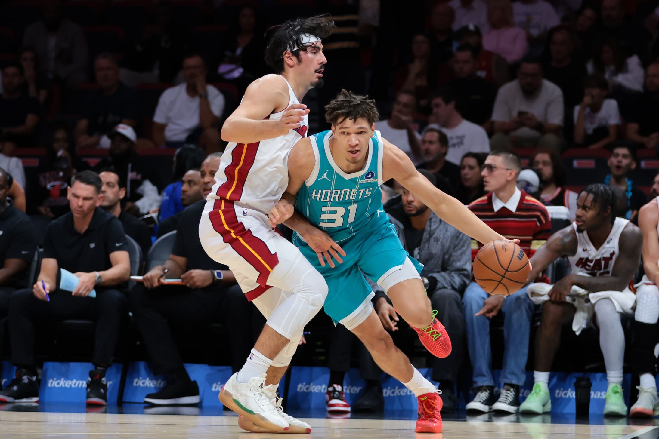 Après un début de saison décevant, Tidjane Salaün envoyé en G-League, comme trois des six rookies français