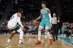 Hornets : Jeff Peterson justifie le transfert de LaMelo Ball aux Wolves