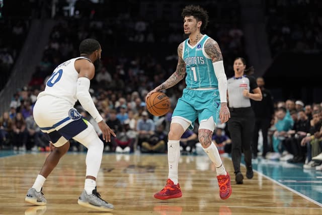 Hornets : Jeff Peterson justifie le transfert de LaMelo Ball aux Wolves
