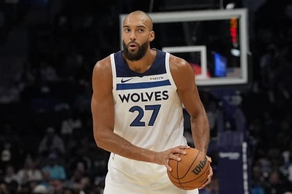 « J’aimerais avoir le même traitement de faveur » : Rudy Gobert réagit à la polémique autour de Victor Wembanyama