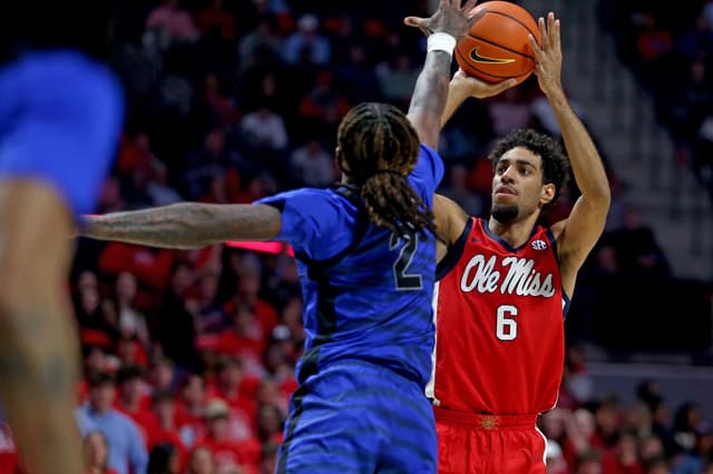 Ilias Kamardine livre une master class contre Memphis, Penny Hardaway sous le charme