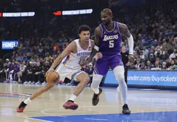 Ousmane Dieng a marqué 10 points en 15 minutes contre les Lakers
