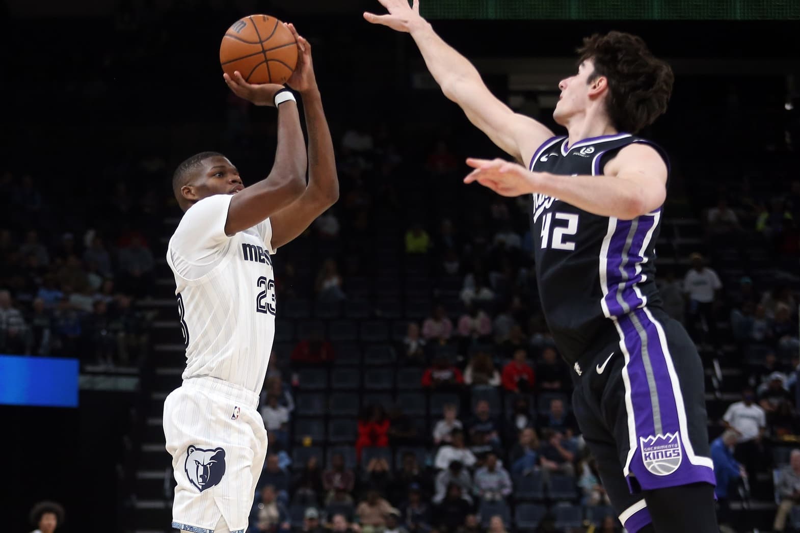 Maxime Raynaud premier rookie français à passer les 10 points cette saison, Risacher en difficulté pour son retour