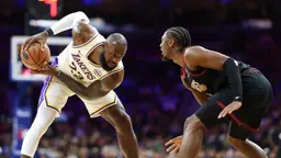 Tyrese Maxey assure que le recrutement de LeBron James aux 76ers s'est fait en toute simplicité grâce à leur relation de longue date.