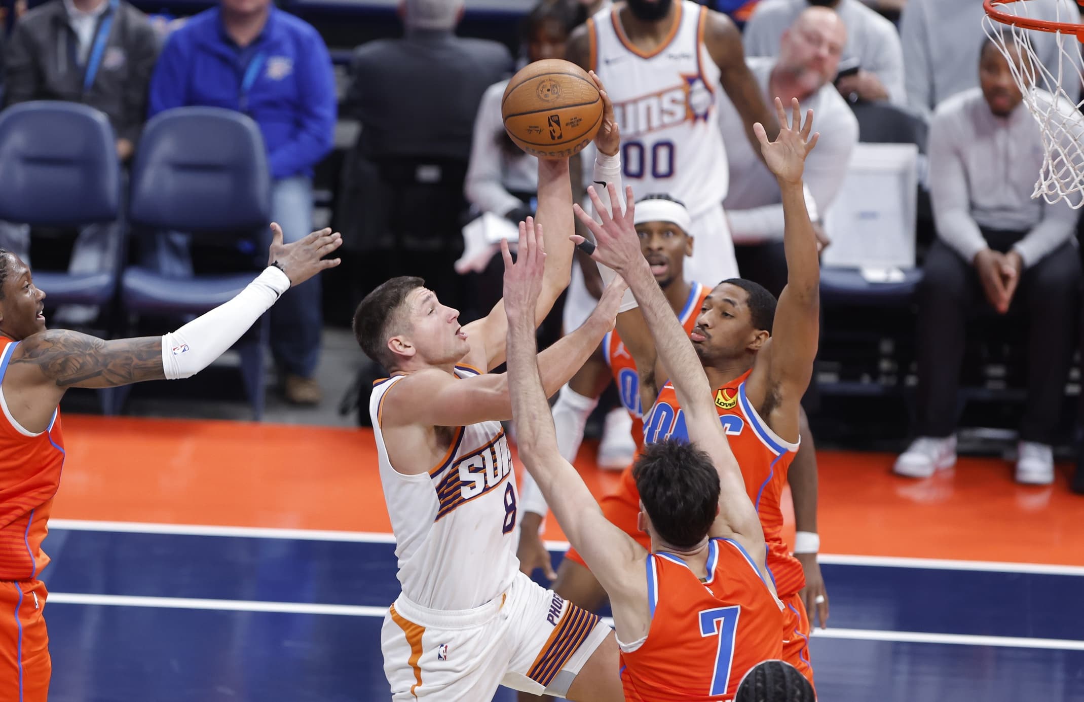 Grayson Allen expulsé après avoir violemment poussé Chet Holmgren en NBA Cup