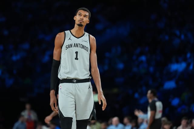 Victor Wembanyama pourrait débuter sur le banc lors de la finale de la NBA Cup