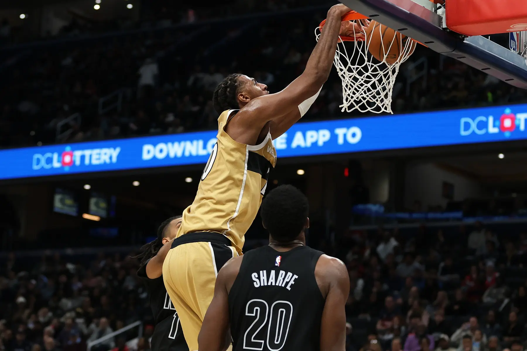 Alex Sarr en mode paratonnerre encore une fois productif et régulier