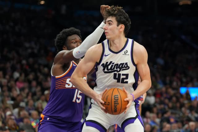 Maxime Raynaud sort sur blessure avec les Kings