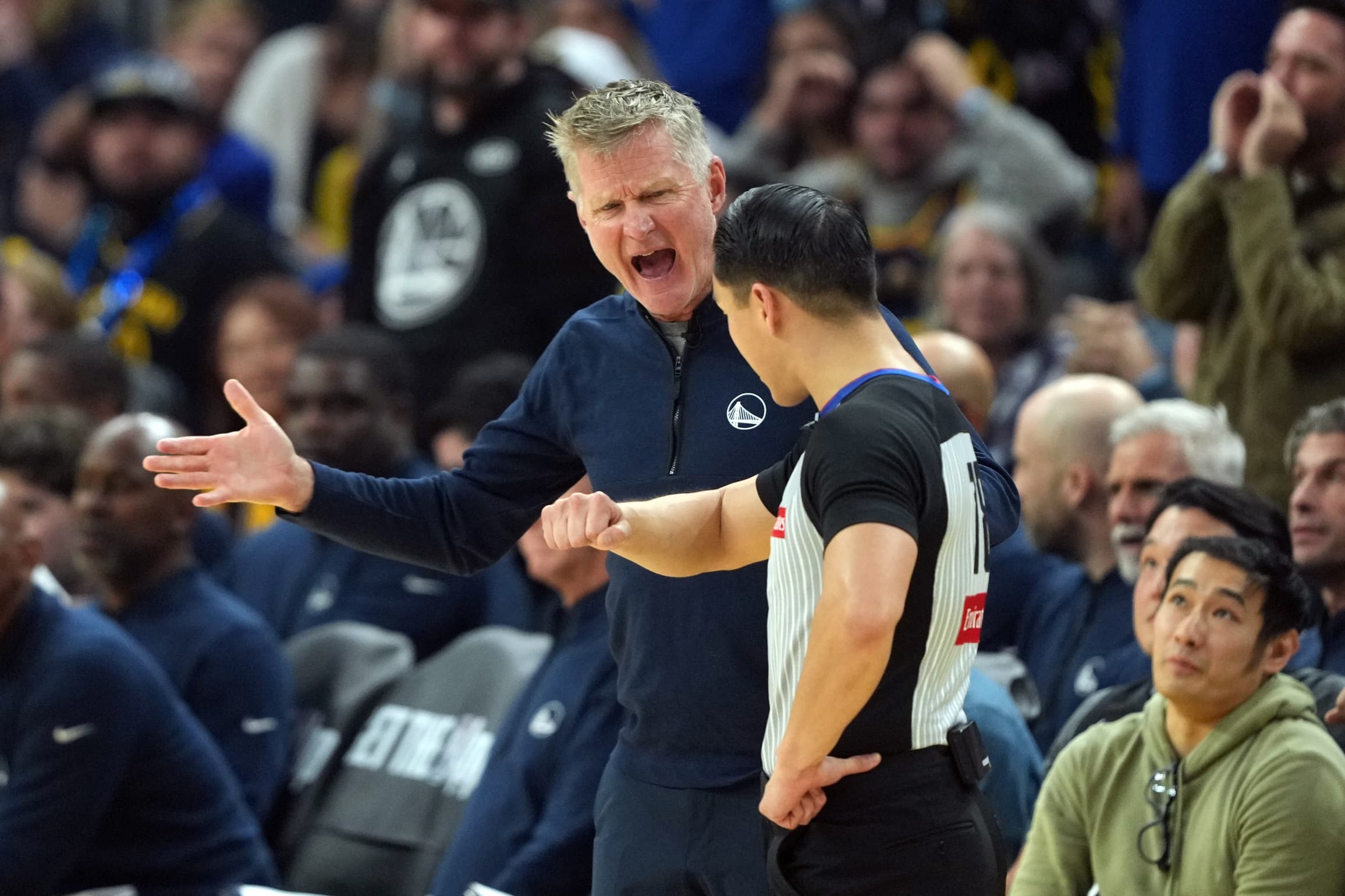 Steve Kerr expulsé face aux Clippers : les Warriors s’inclinent 103-102