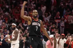 Kevin Durant célébrant sa victoire face aux Suns