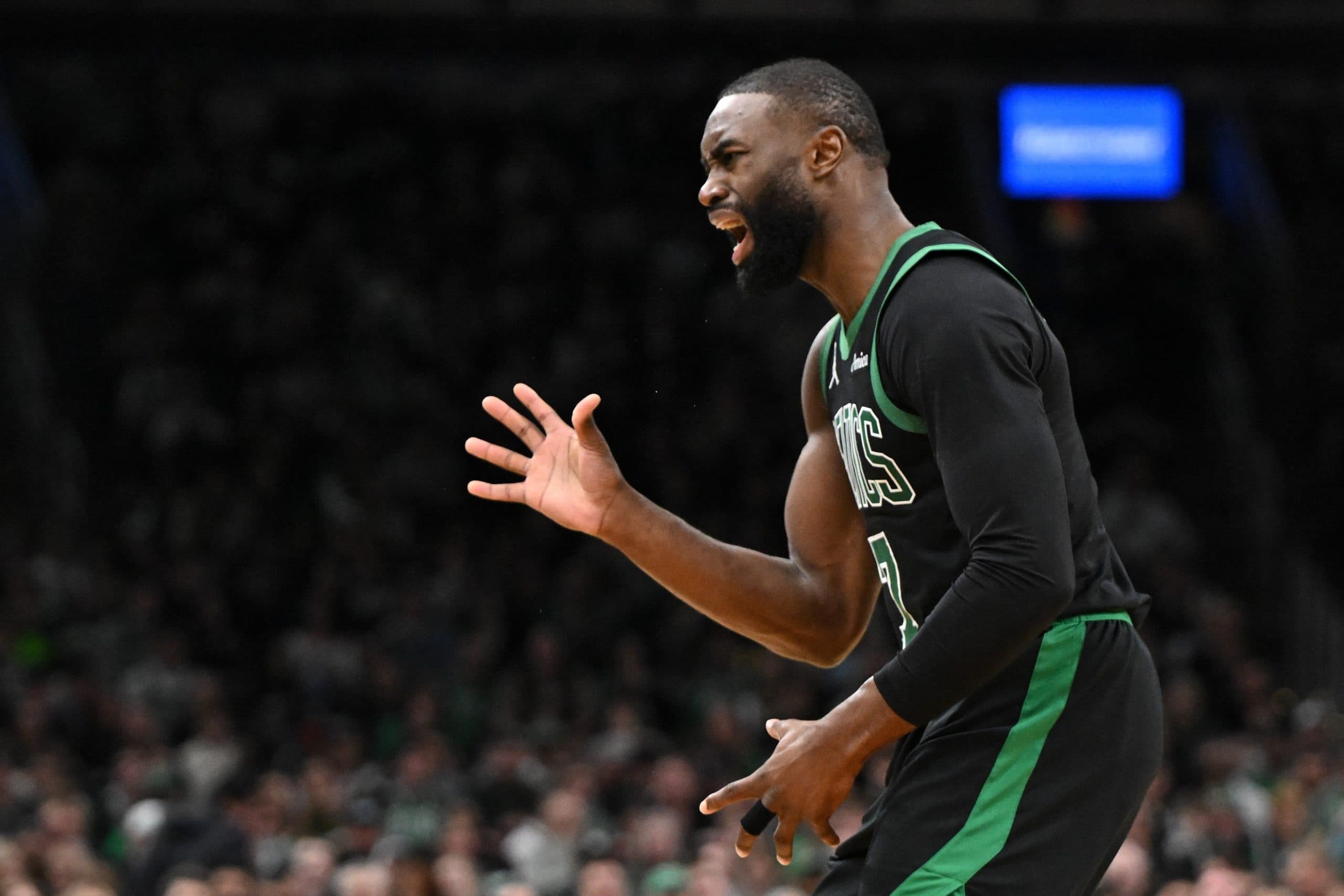 Jaylen Brown sanctionné de 35 000 dollars après ses critiques contre l’arbitrage NBA