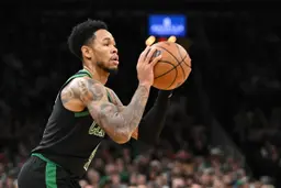 Sur l'ensemble de sa carrière, Anfernee Simons compile 14,9 points, 2,5 rebonds et 3,2 passes de moyenne.