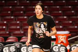 Alicia Tournebize prend peu à peu sa place dans la rotation de South Carolina en NCAA