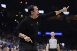 Spoelstra avait acquis le statut d'entraîneur NBA actif le plus ancien après la retraite de Gregg Popovich