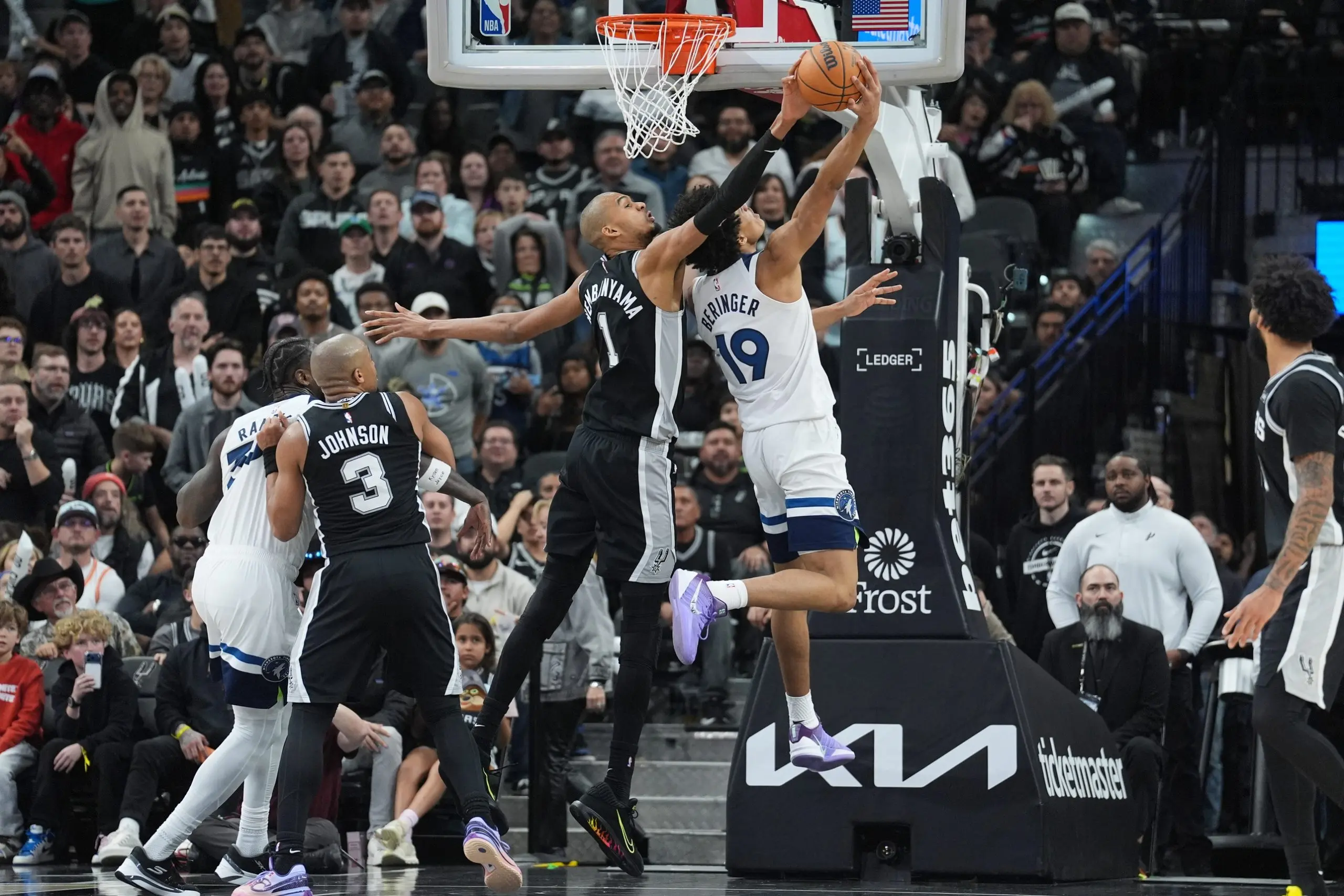 Victor Wembanyama (39 points) s’impose face au Minnesota d’un bon Joan Beringer et d’un Anthony Edwards historique !