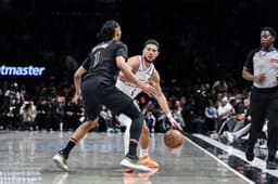 Phoenix a pris les commandes dès le premier quart-temps, menant 40-26 après douze minutes de jeu.