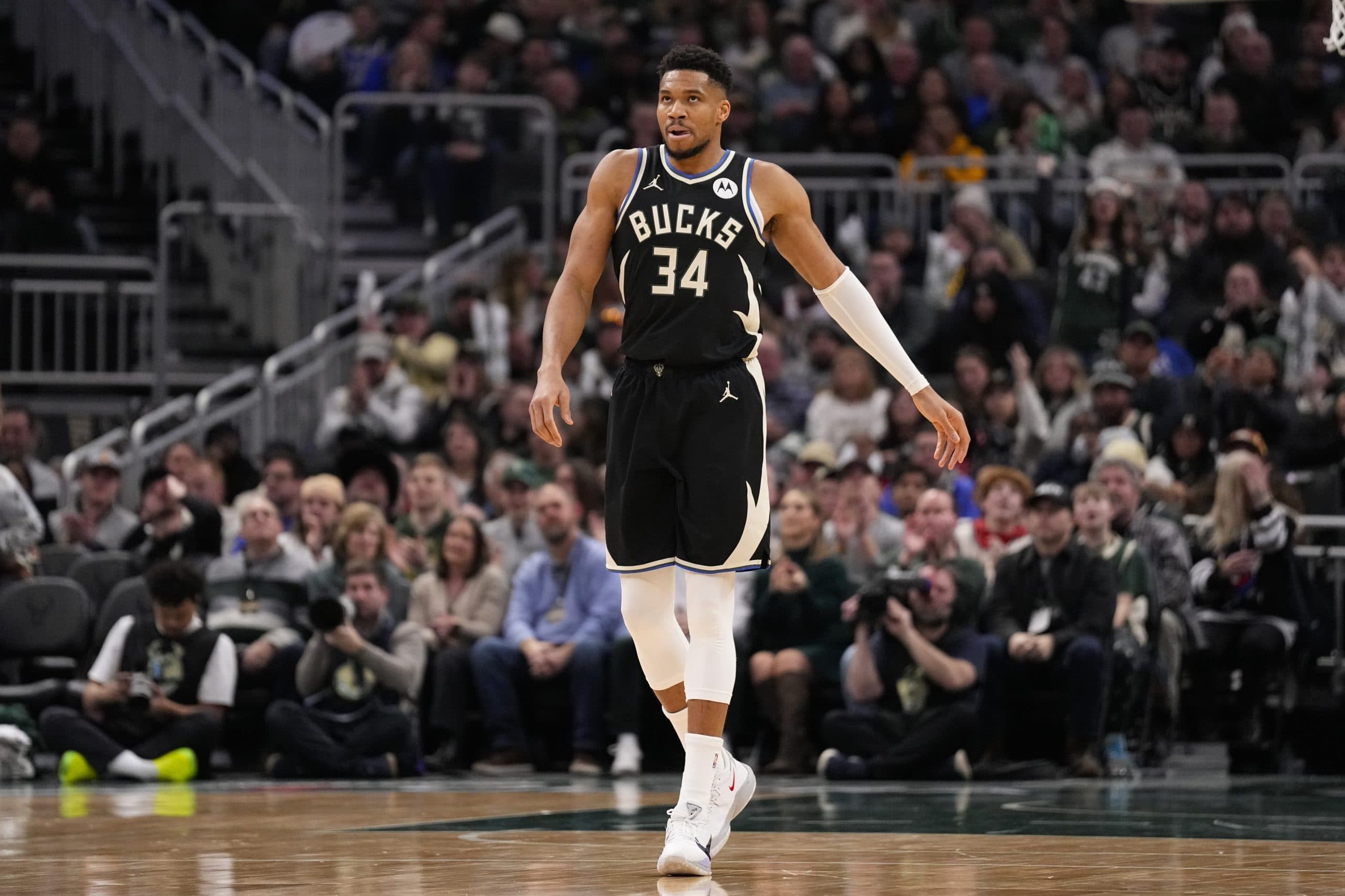 NBA Trade Deadline : les Bucks négocient un transfert de Giannis Antetokounmpo