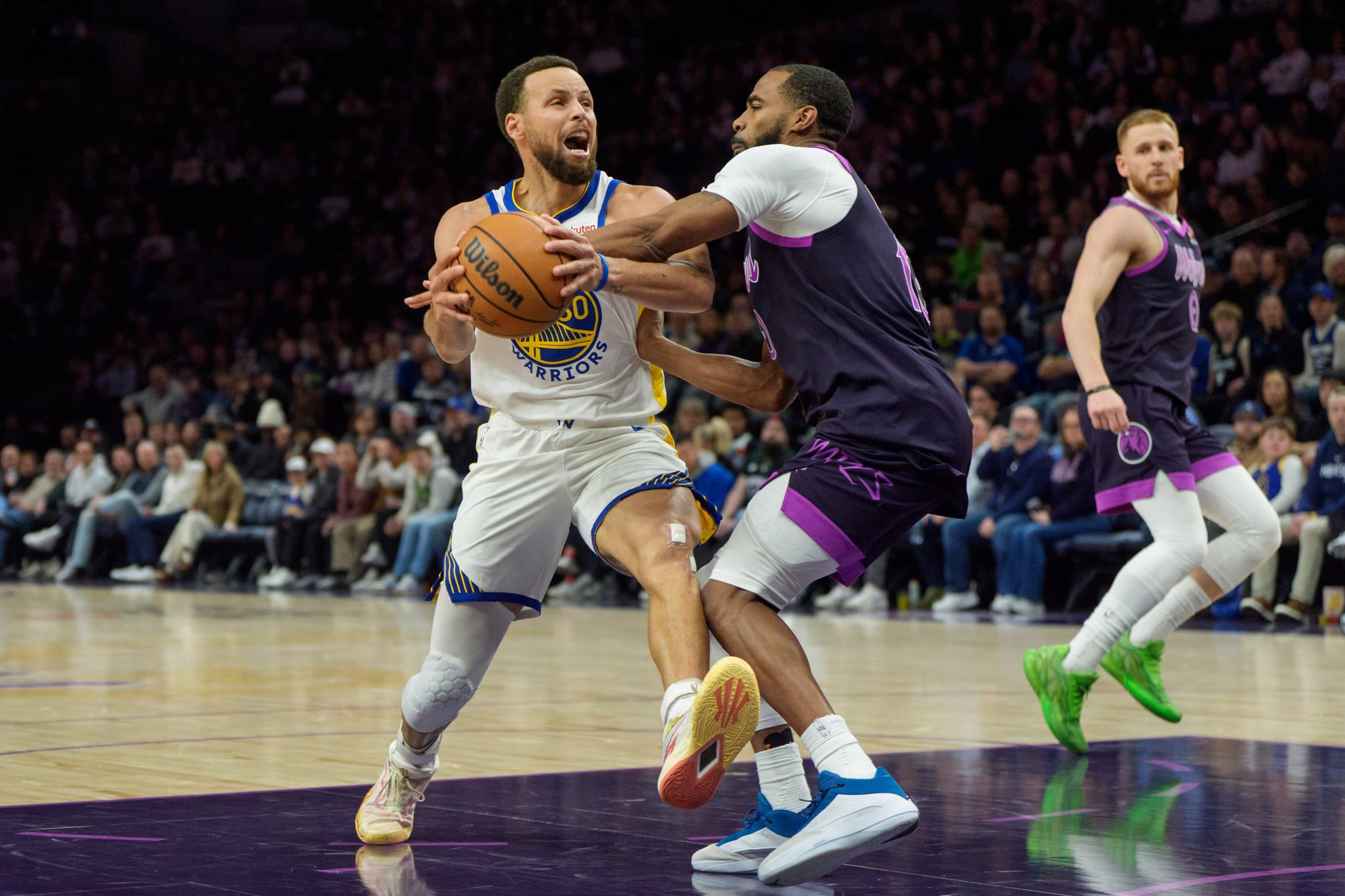Stephen Curry mène les Warriors vers une victoire autoritaire contre Minnesota