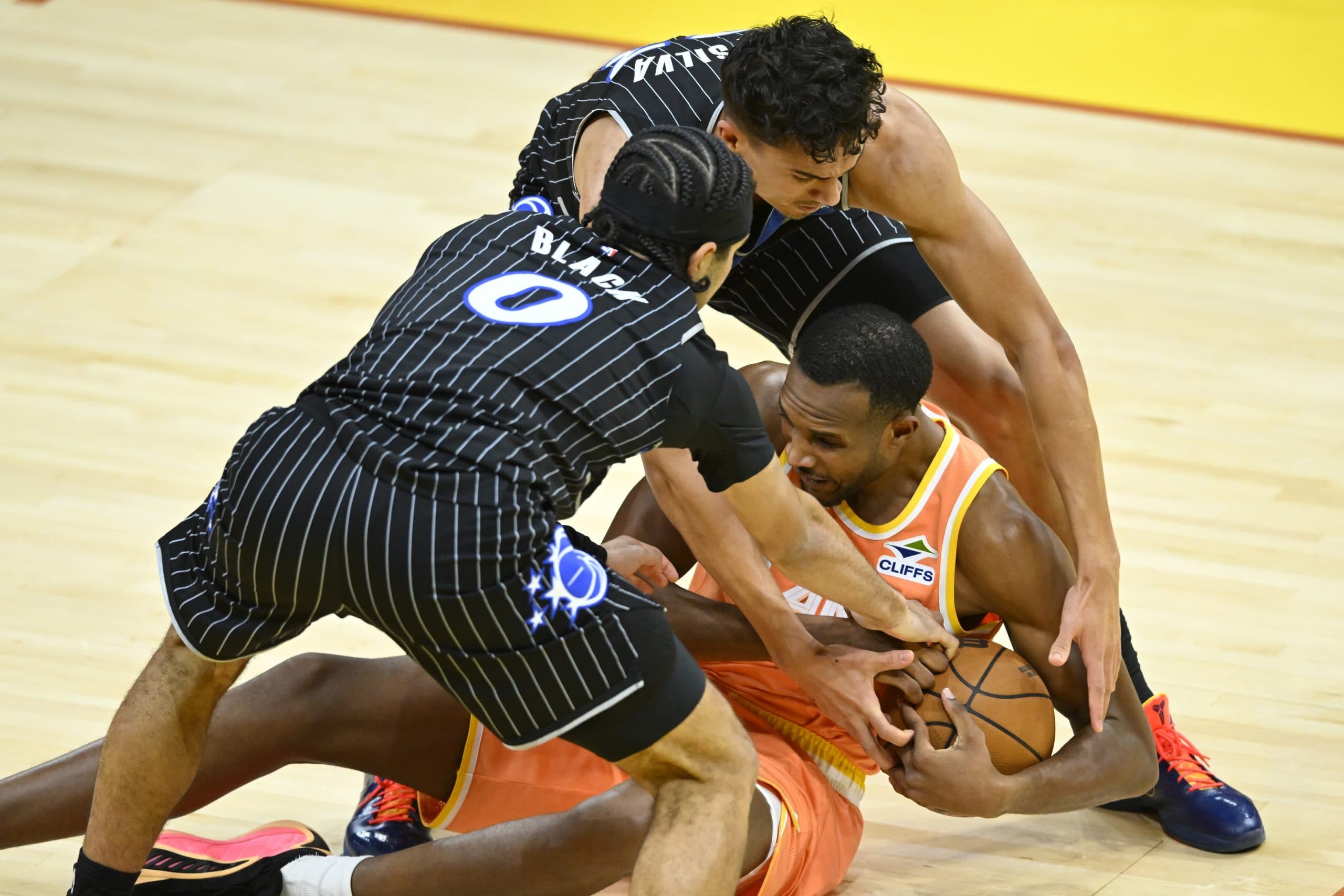 Evan Mobley blessé au mollet, les Cavaliers privés de leur intérieur