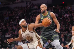 Le pivot français a terminé avec 15 points et 17 rebonds.