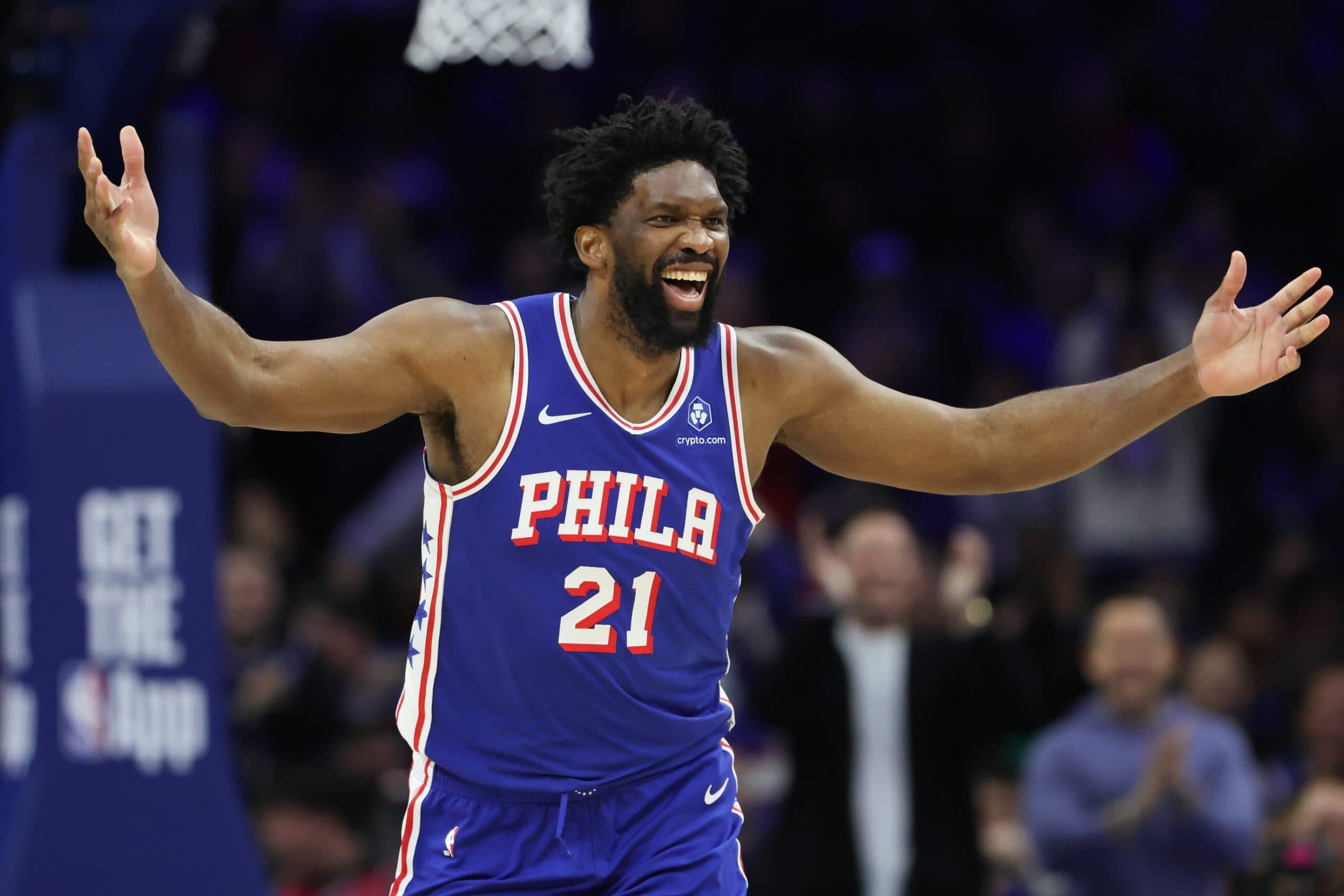 Paul George et Joel Embiid mènent les 76ers vers une victoire éclatante 139-122 contre Milwaukee