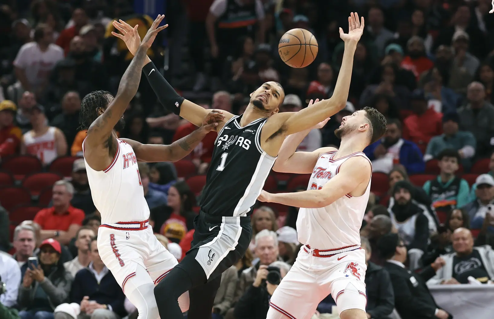 Victor Wembanyama et ses cicatrices de guerre : le prix de la domination des Spurs