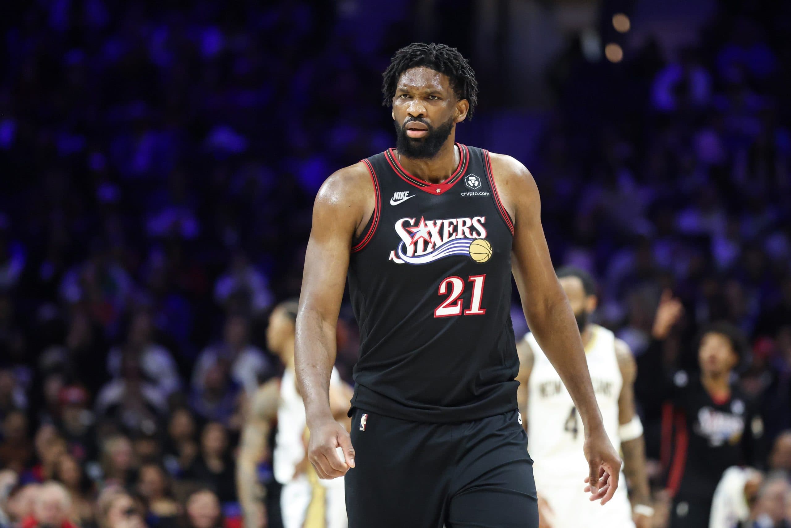 Joel Embiid forfait contre Atlanta à cause d’une douleur au tibia droit