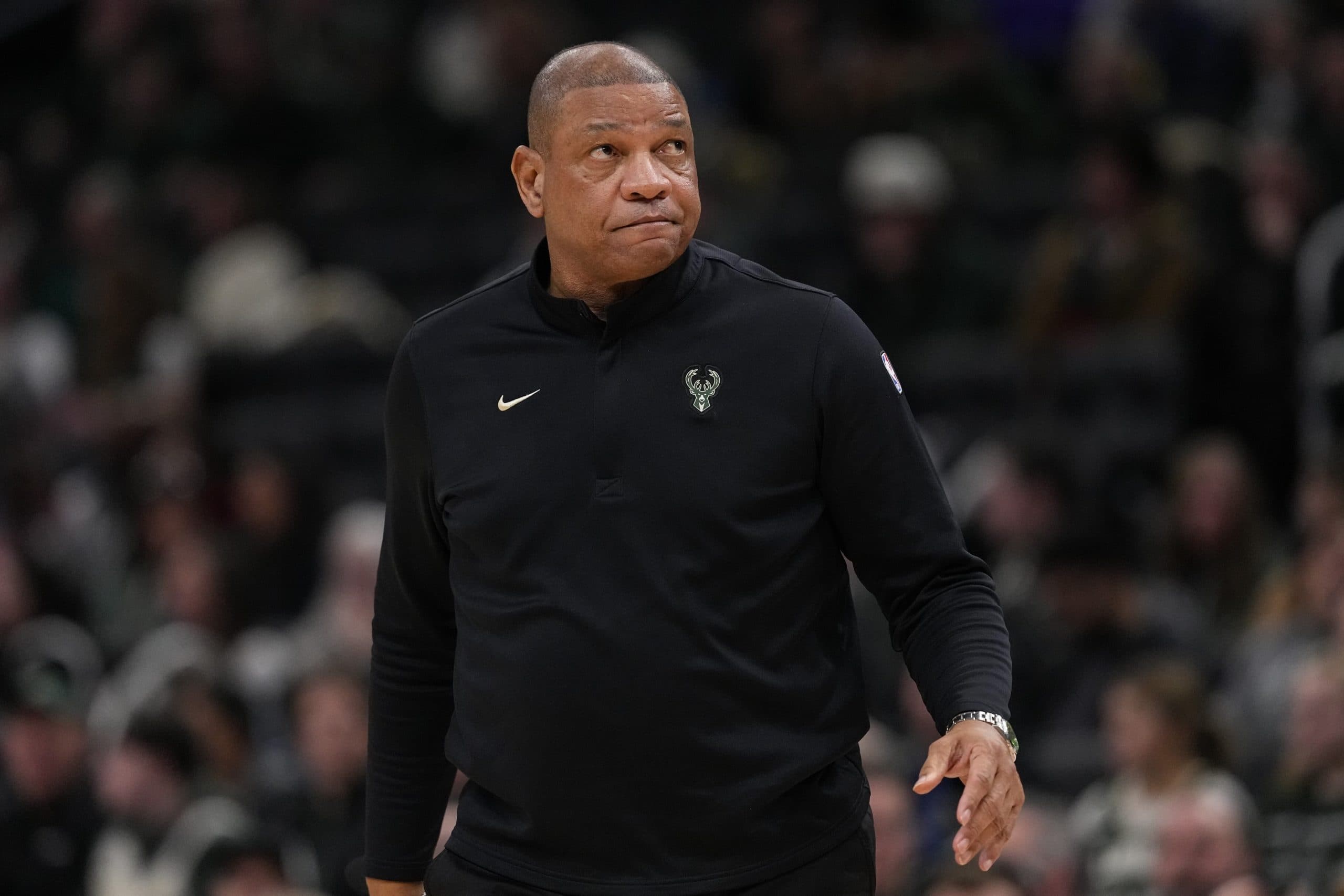 Shams Charania moqué par les Milwaukee Bucks