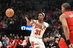 Contrairement à Ivey, l'avenir de Smith semble plus clair puisqu'il est sous contrat pour la saison prochaine avec un salaire de 9,4 millions de dollars et devrait être de retour avec les Bulls.