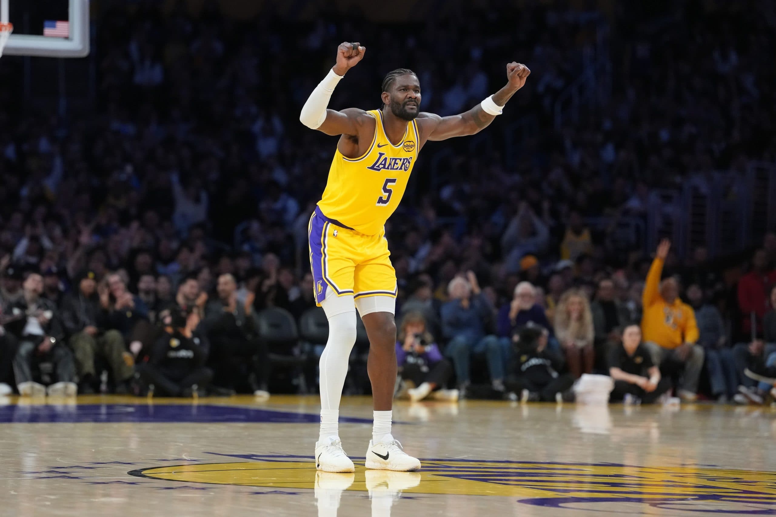 Clint Capela répond à Deandre Ayton après ses déclarations polémiques