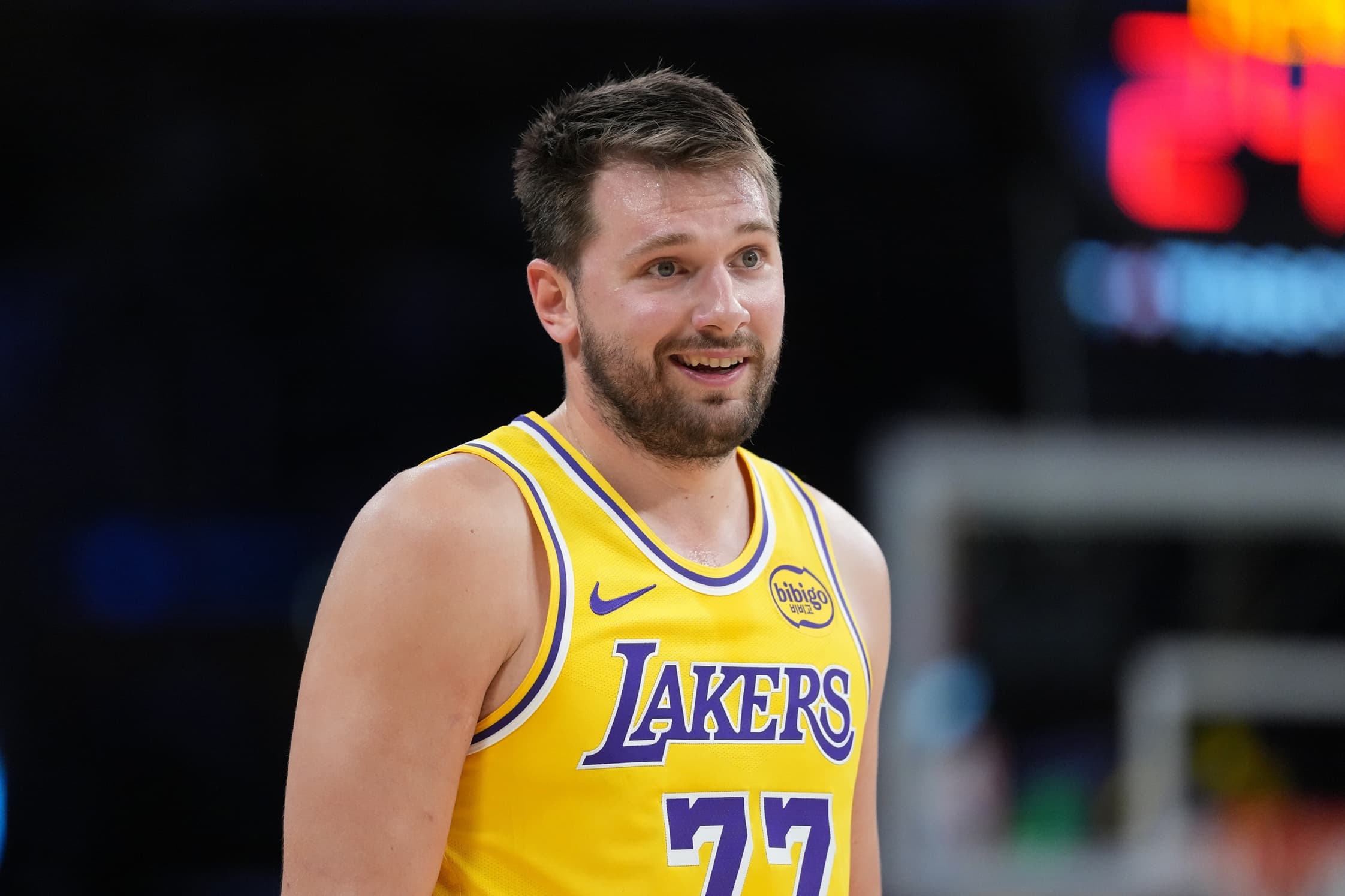 Luka Doncic écrase les Pacers avec 44 points en trois quart-temps