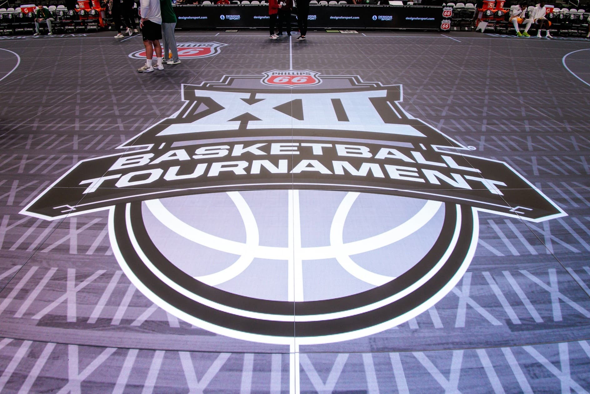 La Big 12 abandonne son parquet LED pour un terrain traditionnel, après plusieurs blessures