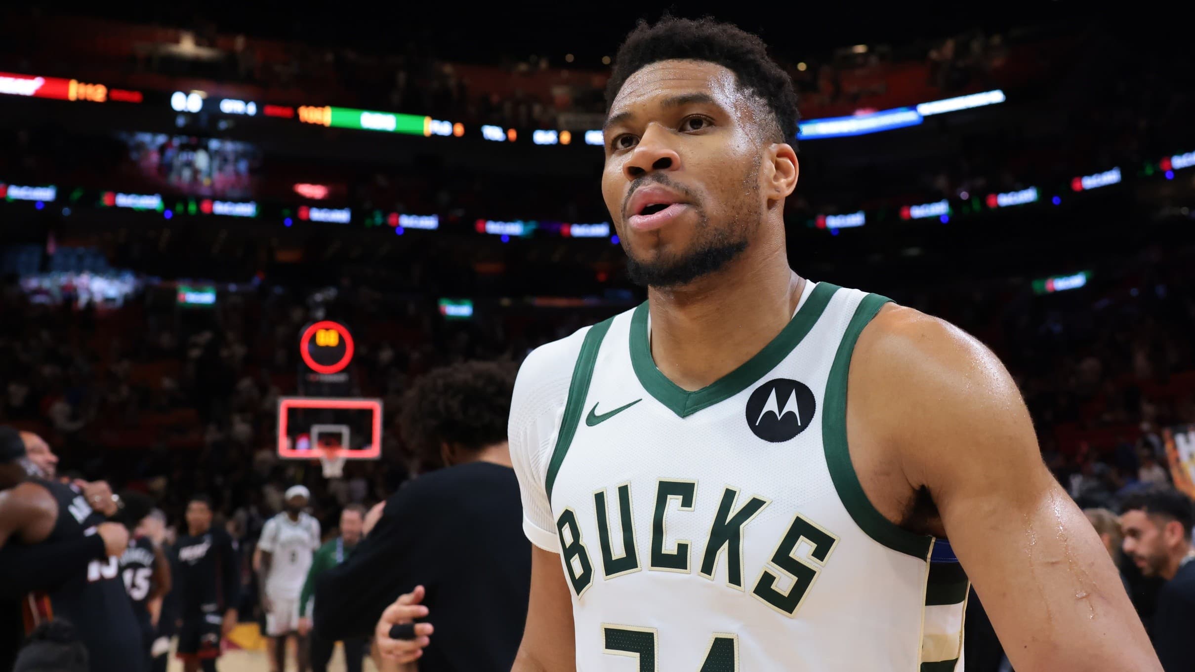 Giannis Antetokounmpo fait ses adieux aux Bucks avant de rejoindre le Heat