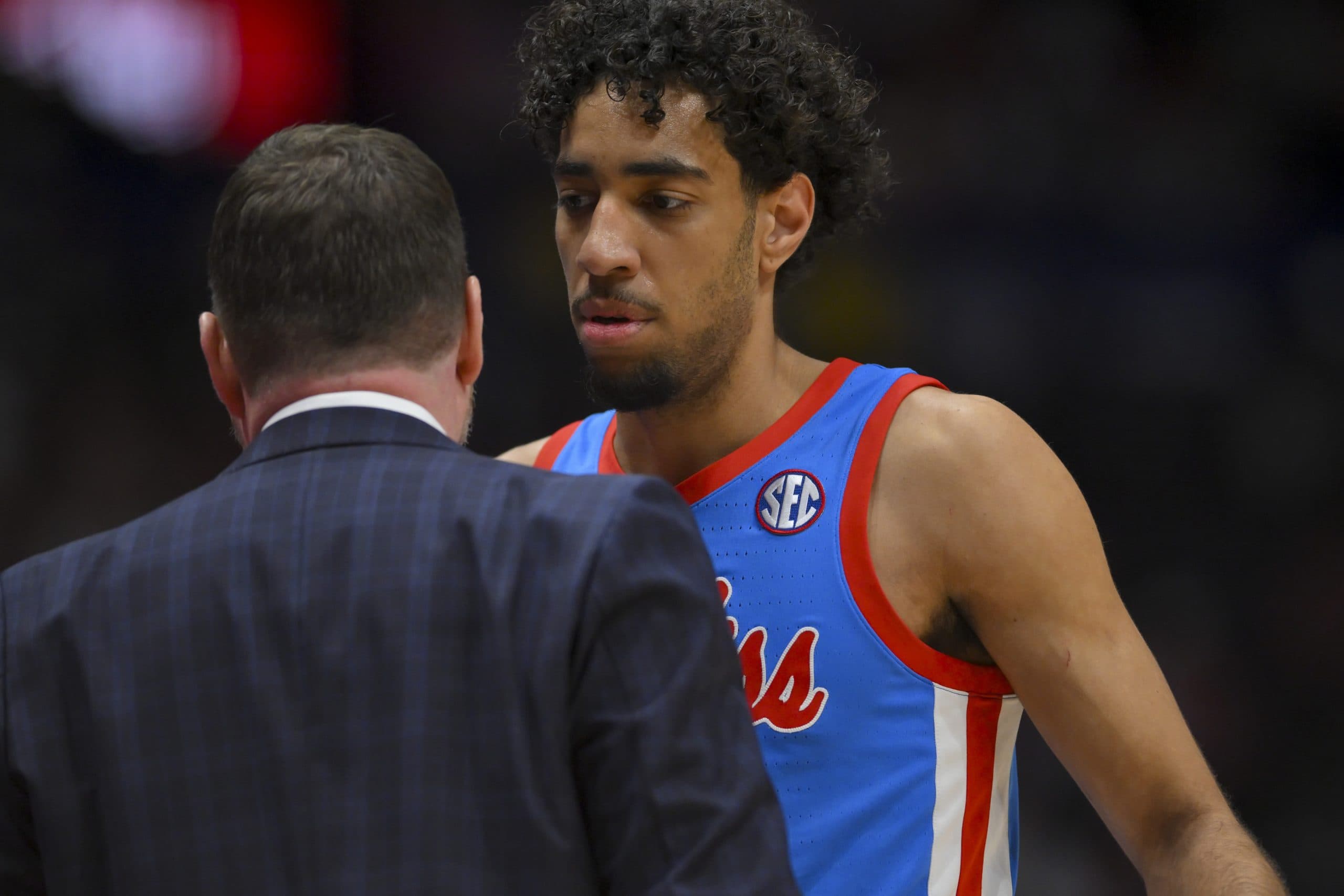 Ilias Kamardine envoie Ole Miss en demi-finale, Amaël L’Étang brille aussi avec Dayton, Killyan Touré éliminé